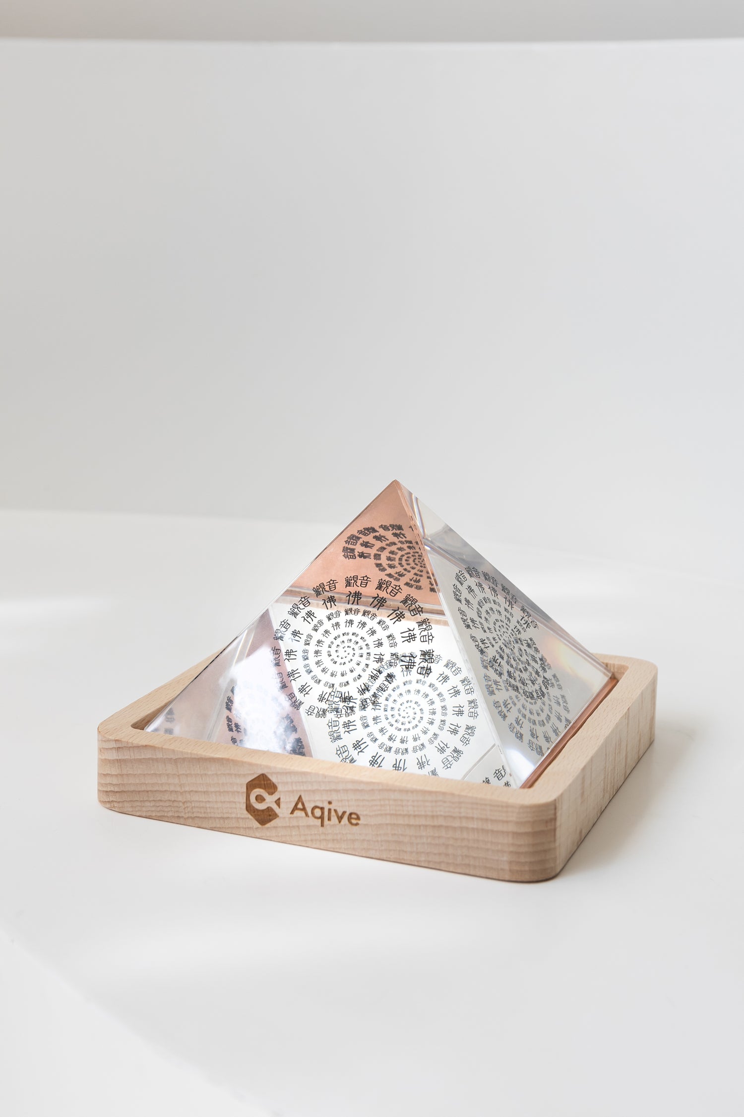 Torsion Crystal Pyramid トーション クリスタル ピラミッド