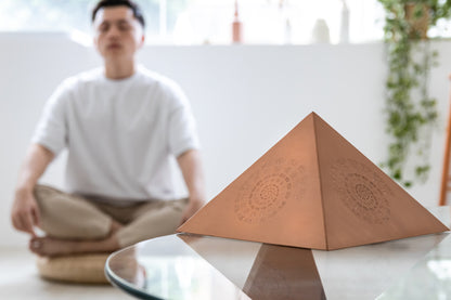 Torsion Bronze Pyramid トーション ブロンズ ピラミッド